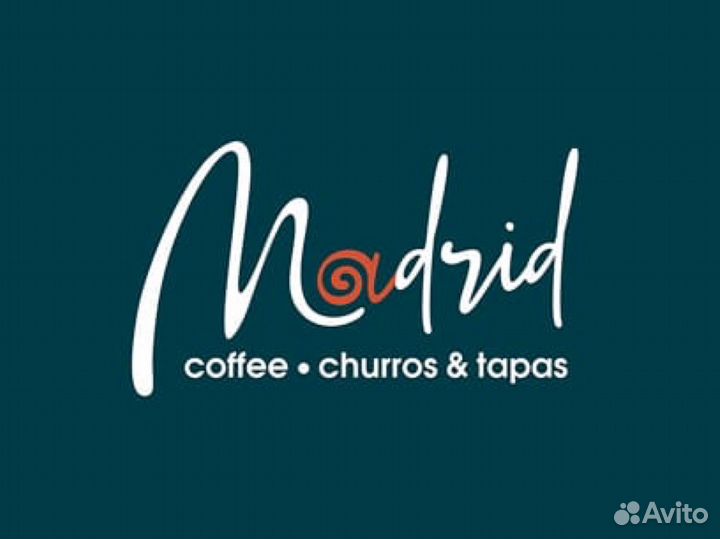 Официанты в кафе