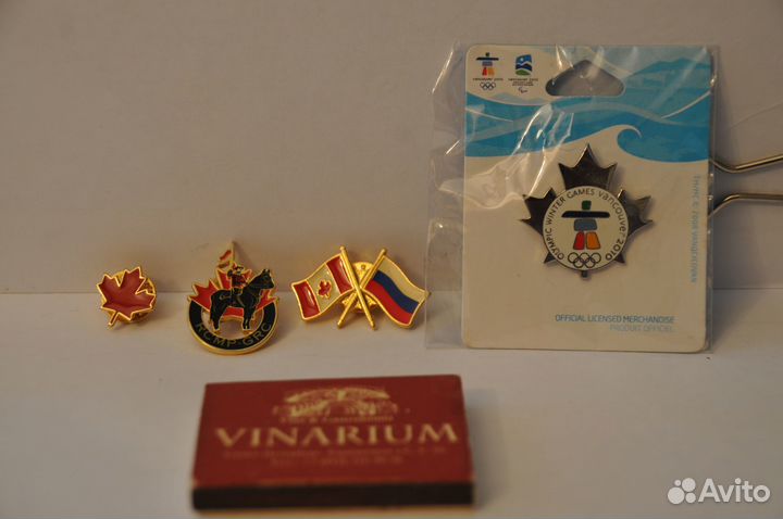 Канадские значки