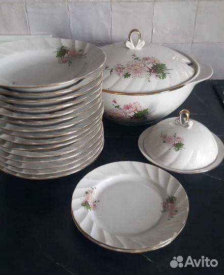 Супница и тарелки юуфз