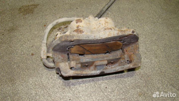 Суппорт П/Л Kia Sorento 1 (BL)