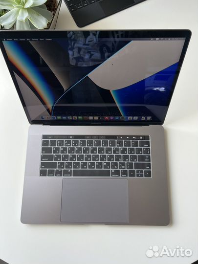 MacBook Pro 15” 2018 Core i9, 32GB/512GB, AMD 560X