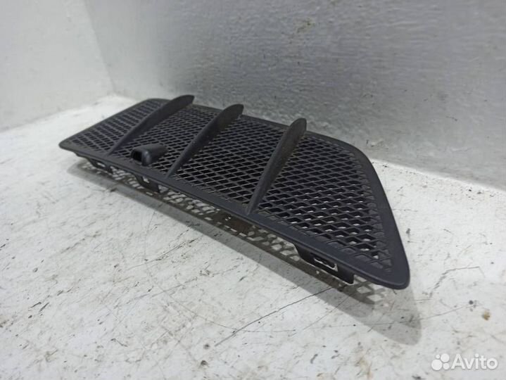 Дефлектор капота A1648804405