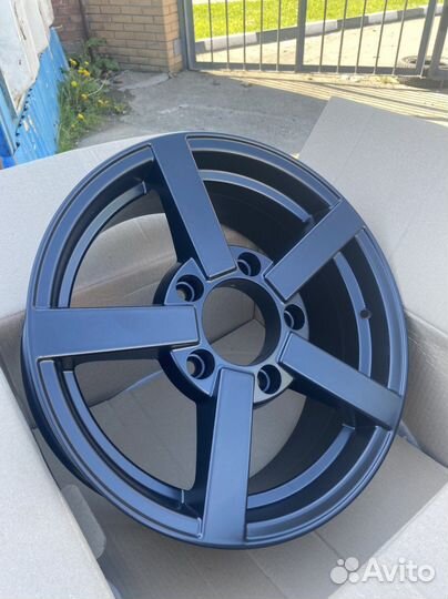R16 5/139,7 новые матовые диски на Ниву