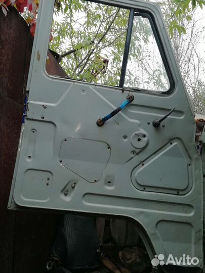 Рама, кабина, Двери на УАЗ буханку