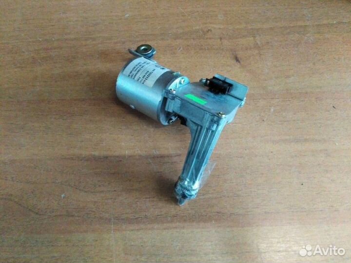 Мотор стеклоочистителя задний Skoda Felicia 1998