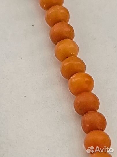 Коралловые бусы
