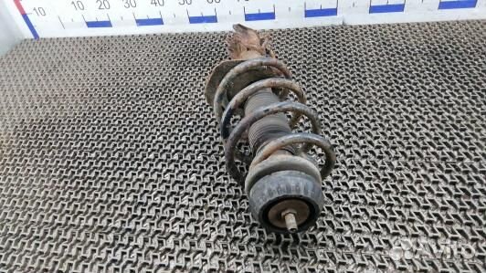 Стойка передняя правая mercedes benz vito W639 (2U