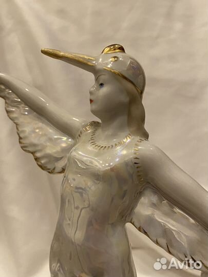 Фарфоровая статуэтка балерина