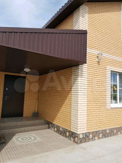 Дом 180 м² на участке 9 сот.