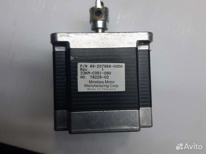 Шаговый двигатель