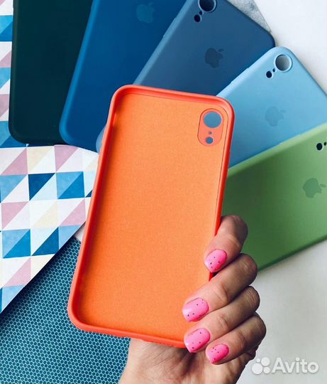 Чехол на iPhone XR с яблоком