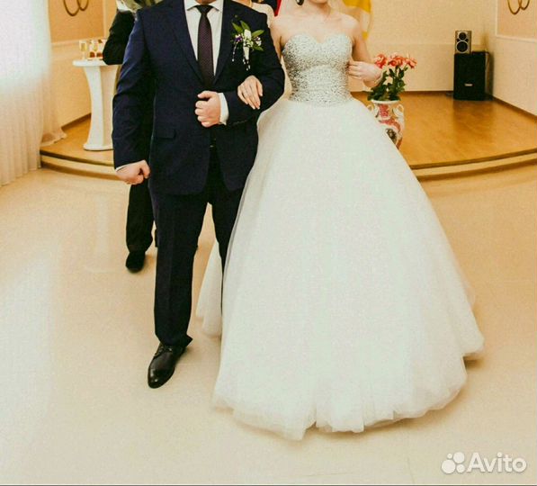 Свадебное платье