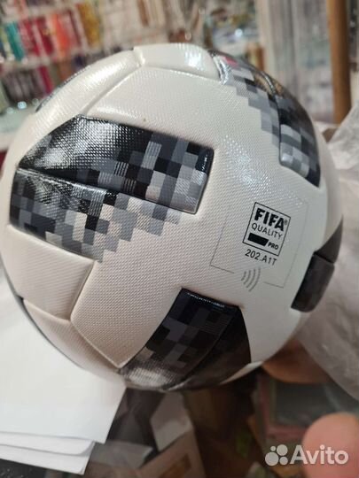 Футбольный мяч adidas TeleStar