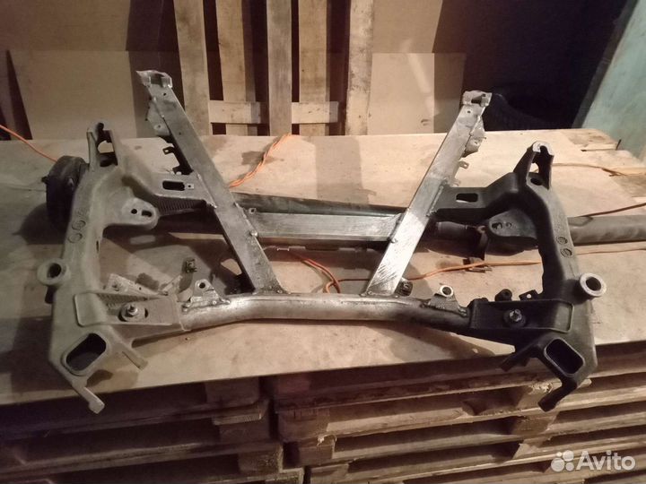 Подрамник на BMW E39