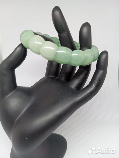 Нефритовый браслет