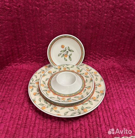 Набор фарфоровой посуды для завтрака