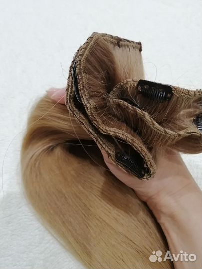 Натуральные волосы на заколках