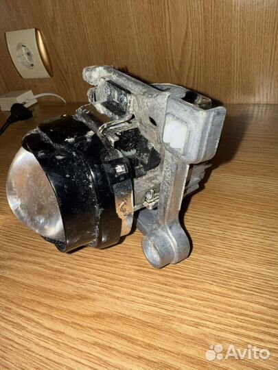 Оригинальная б/у линза на Киа церато