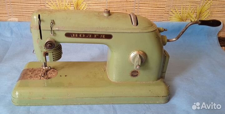 Швейная машинка Волга