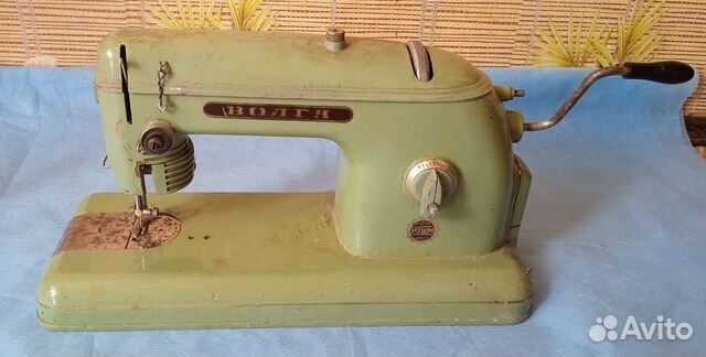 Швейная машинка Волга