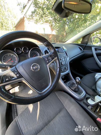 Opel Astra GTC 1.8 МТ, 2013, 224 000 км