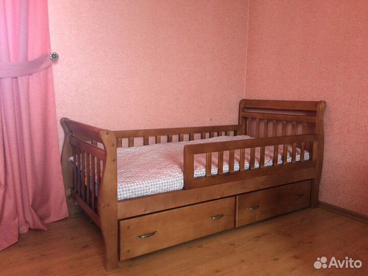 Детская кровать из массива