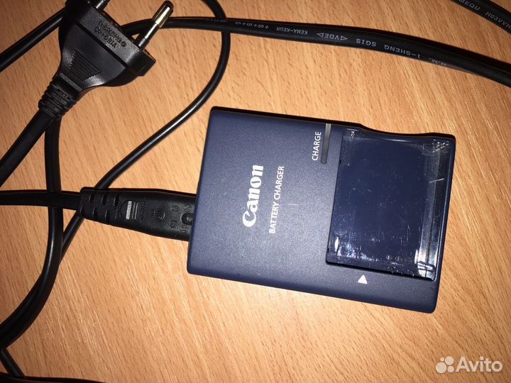 Зарядное устройство Canon аккумуляторной батареи
