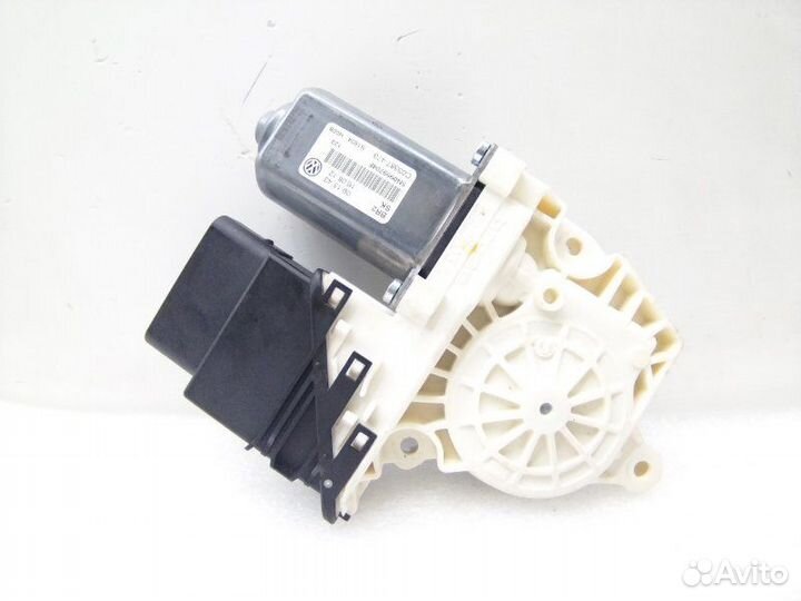 Моторчик стеклоподъемника задний правый Volkswagen