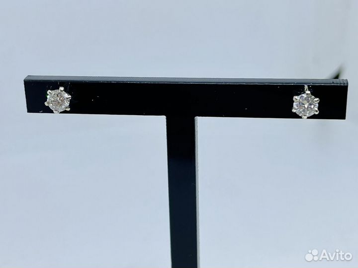 Золотые серьги-пусеты с бриллиантами 0.52 ct