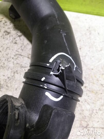 Патрубок воздушного фильтра Мерседес Бенз 210 Е