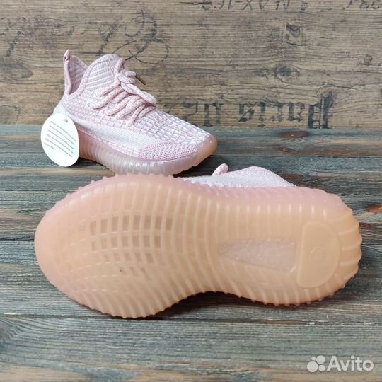 Кроссовки Yeezy детские новые 26-37