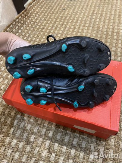 Детские футбольные бутсы