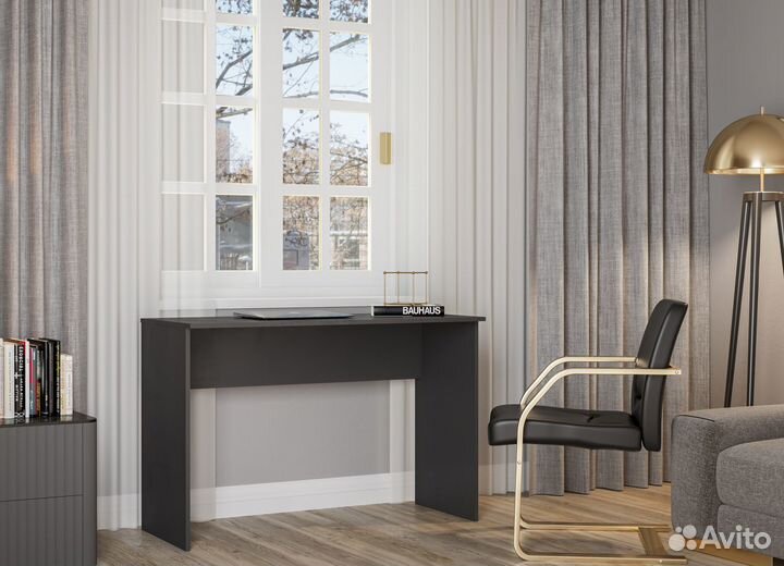 Письменный стол