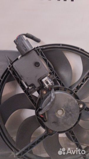 Вентилятор охлаждения двигателя Ford Focus CB4