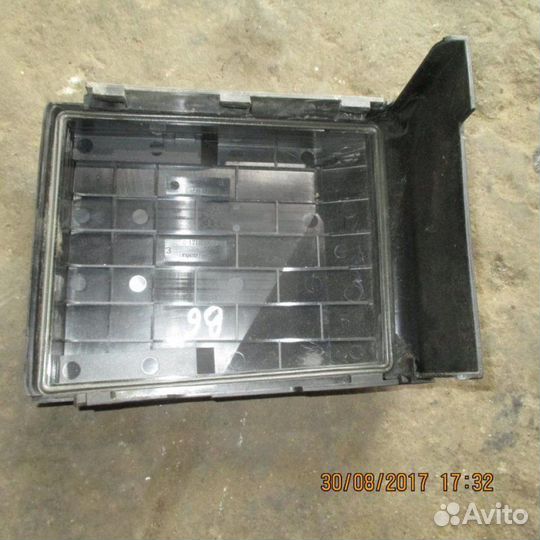 Крышка блока предохранителей Volkswagen Passat B6