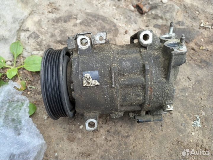Компрессор кондиционера Peugeot 308