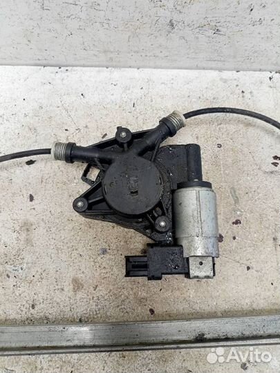 Стеклоподъемник электрический задний правый