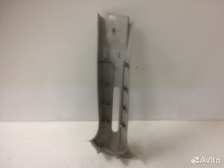 Обшивка стойки правая Renault Duster 2012