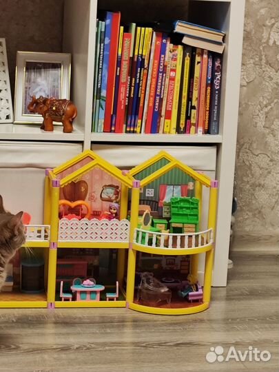 Кукольный домик с мебелью