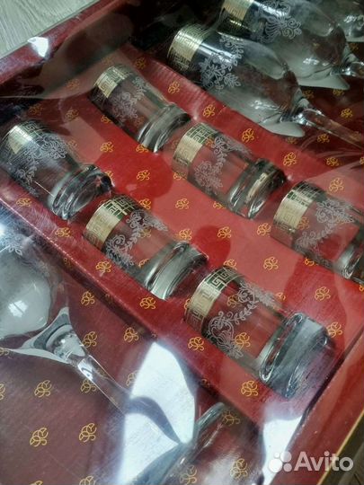 Набор из бокалов и стопок