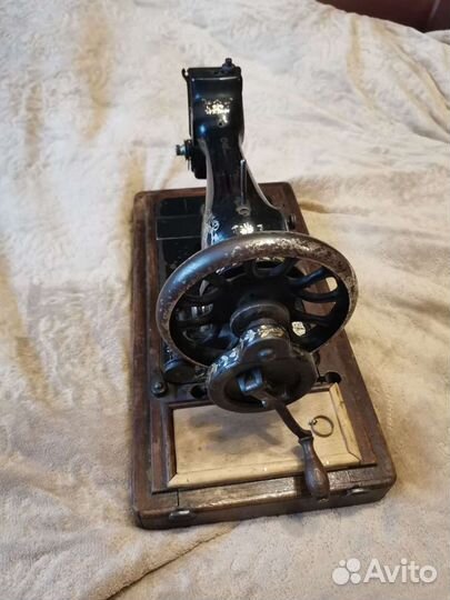 Швейная машина Singer