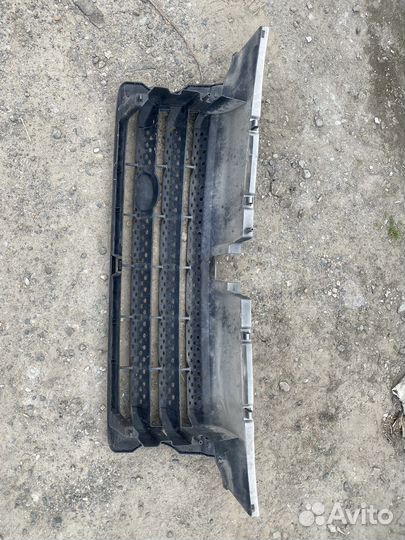 Решетка радиатора ленд ровер