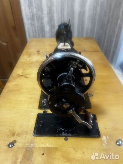 Швейная машина Singer