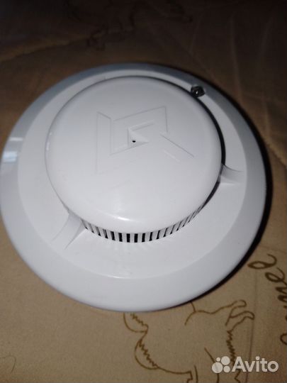 Пожарный датчик - извещатель