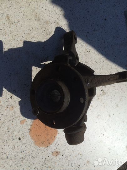 Поворотный кулак Renault Megane 1996-2002