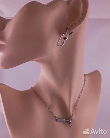 Комплект украшений. Колье и серьги. Новый