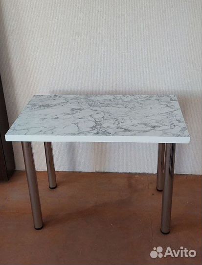 Кухонный стол