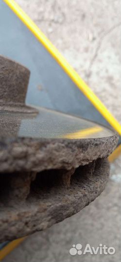 Тормозной диск передний