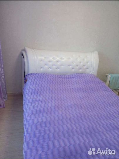 Кровать двухспальная с подьемным механизмом