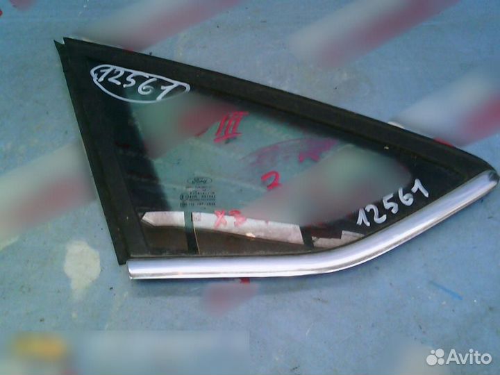 Стекло кузовное глухое левое Ford Focus III 2011